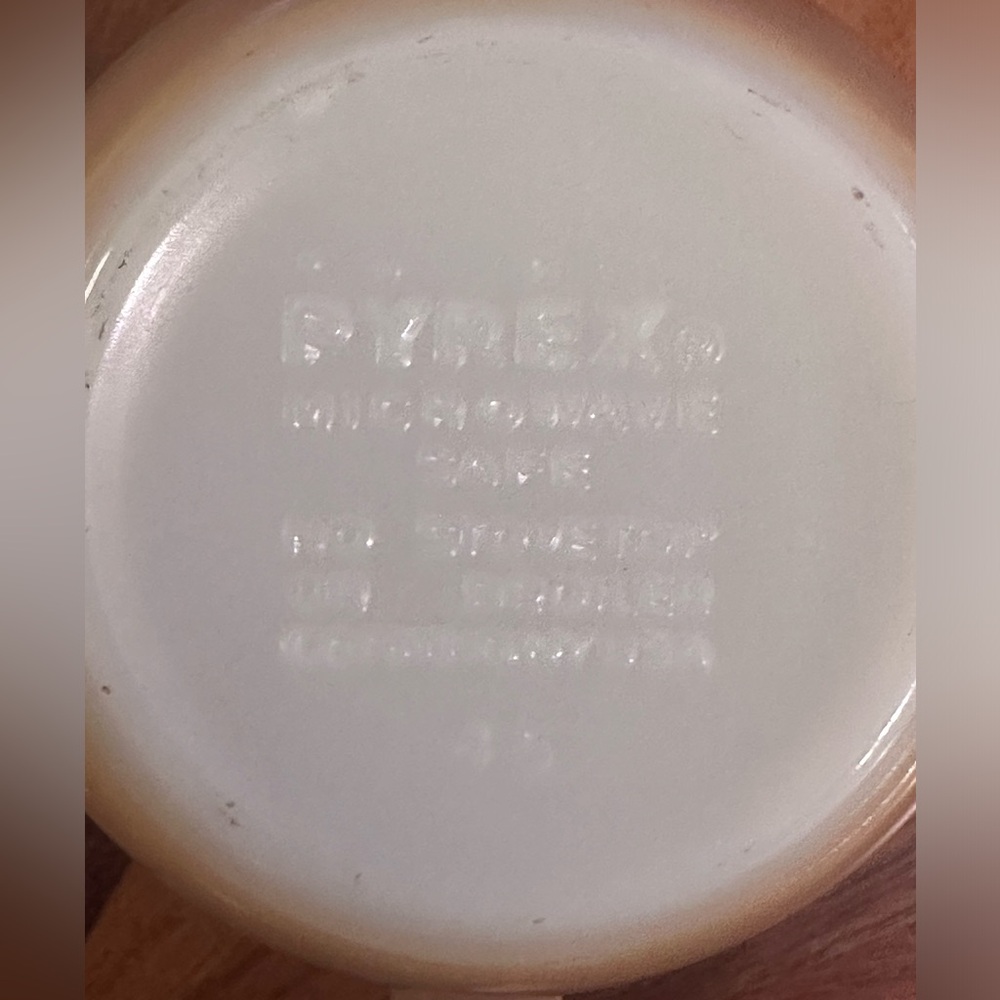 Vintage PYREX Butterscotch Coffee Mugs/Tea Cups. - Picture 7 of 7